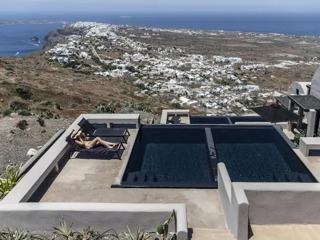 Nimbus Santorini