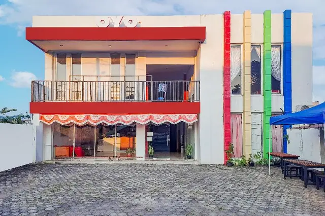 Hotel O Enggal Near Gor Saburai