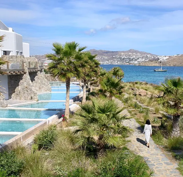 Aeonic Suites & Spa
