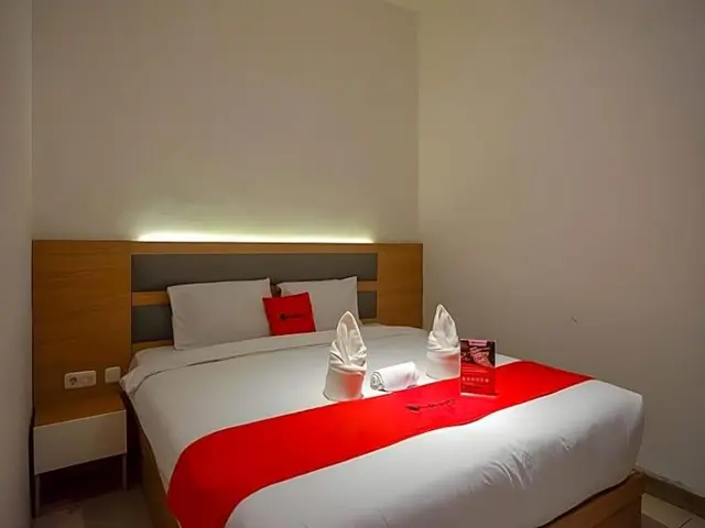 Reddoorz Plus @ Losari Makassa