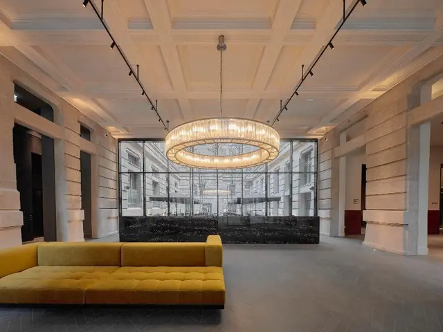 Kozmo Hotel Suites & Spa