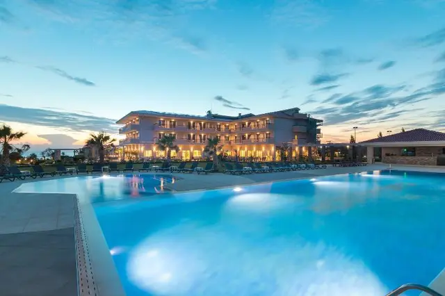 King Maron Wellness Beach Hotel