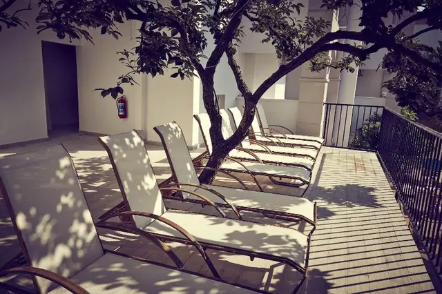Two Seas Hotel