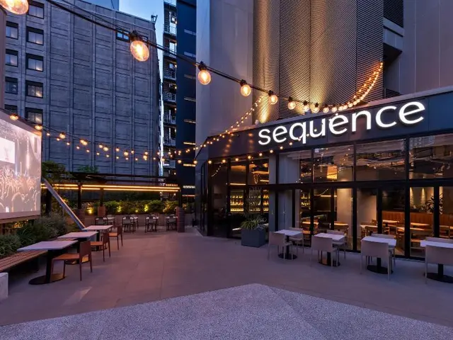 sequence Suidobashi Tokyo