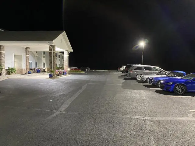 Garnett Hotel & RV Park