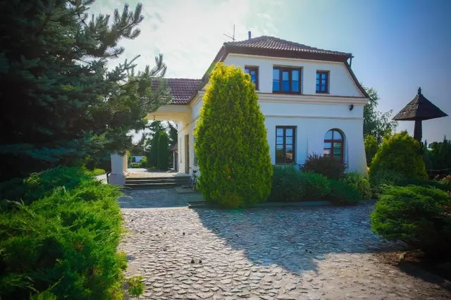 Dwór Bogucin Hotel & Restauracja