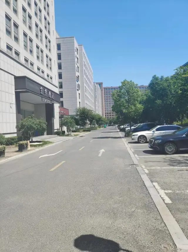 Ji Hotel (Hangzhou Xixi Harbour City)