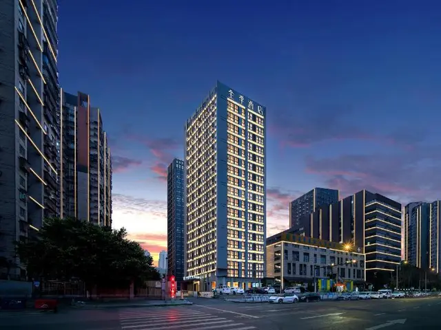 Ji Hotel (Chongqing North Railway Station)