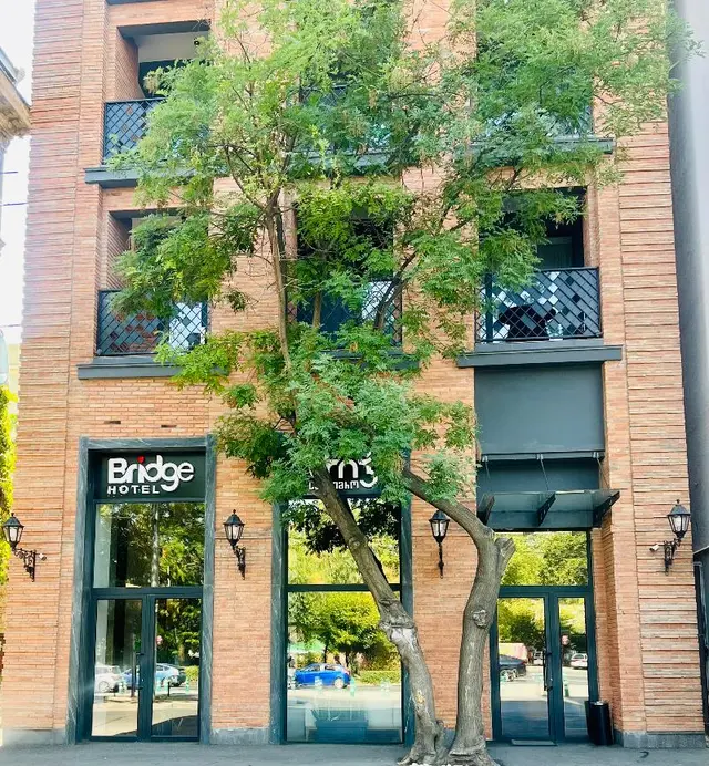 Bridge Hotel