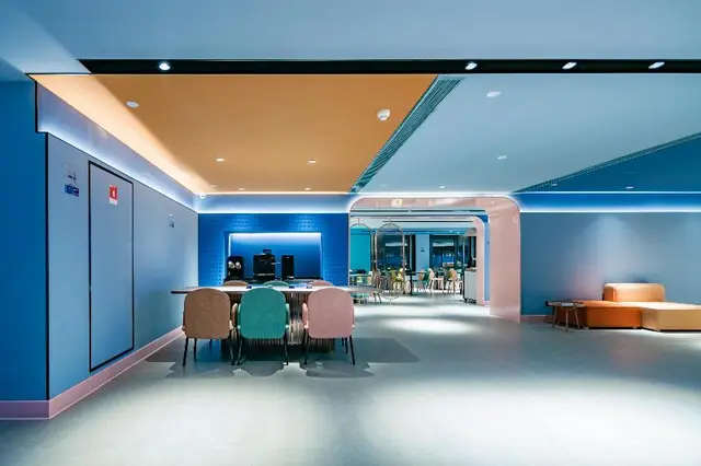 Hanting Hotel Heping Gate subway station store