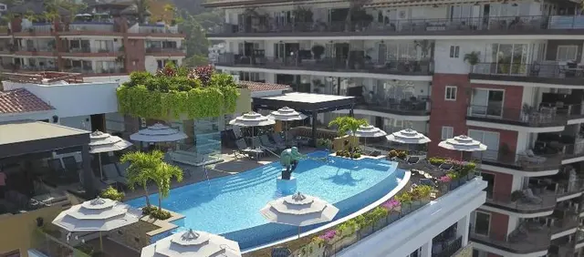 Pinnacle Resorts 179