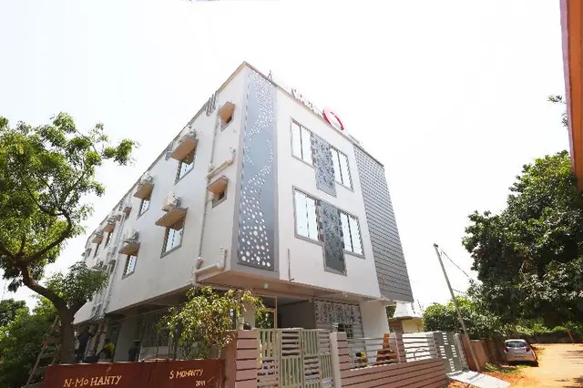 Collection O 19529 Hotel Bhinna Sakala