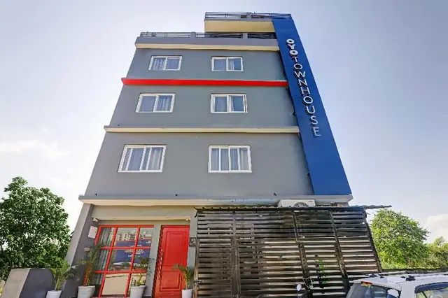 OYO 82658 Oyo Townhouse 122 Gomti Nagar Extension