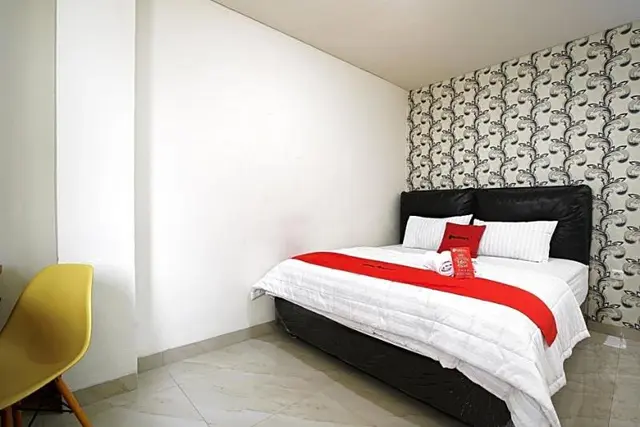 Formerly RedDoorz Near Palembang Trade Center 3