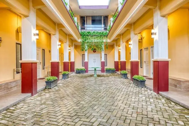 Formerly RedDoorz Syariah Kebon Rojo Park Blitar