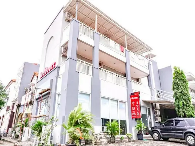 Formerly RedDoorz @ Citraland Surabaya