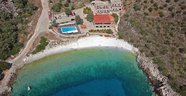 Lalloudes Seaside Accommodation