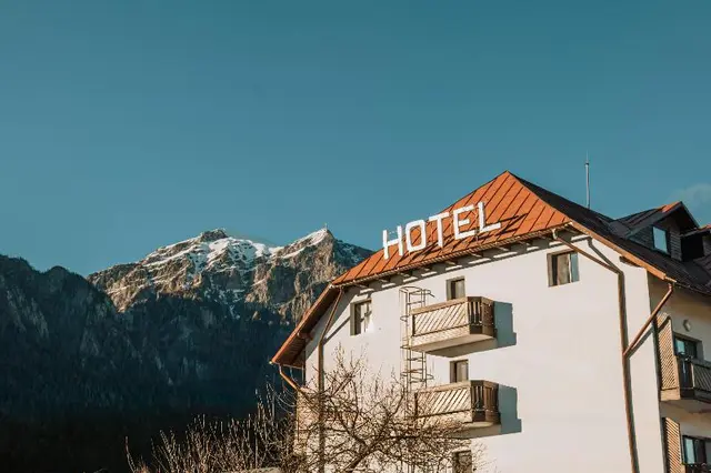 Suru Hotel