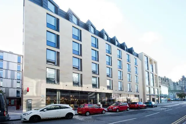 Premier Inn Edinburgh Cc Royal Mile