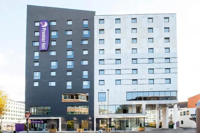 Premier Inn Woking Town Centre