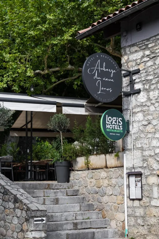 Logis Auberge du Vieux Lanas