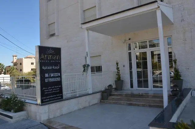 Arman Hotel Suites