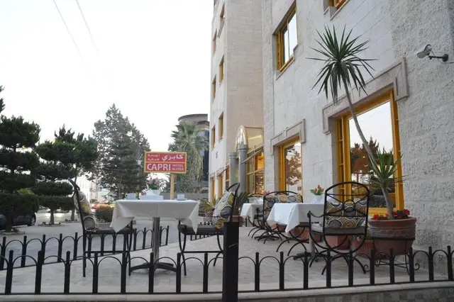Capri Hotel Suites