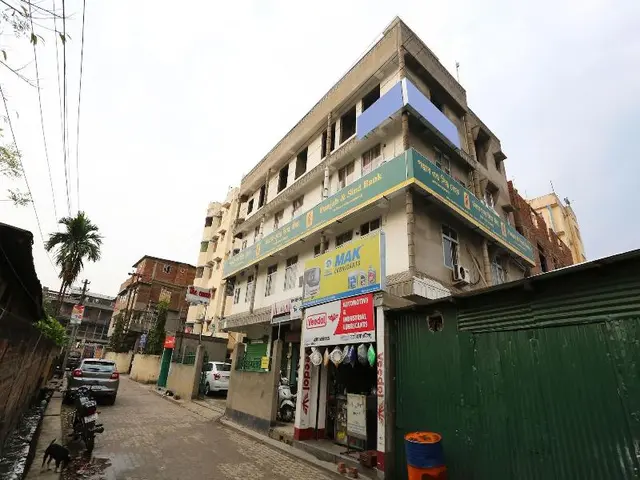 13265 Aashray Guest House