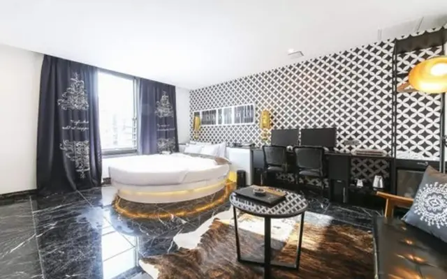 Konkuk University Boutique Nine