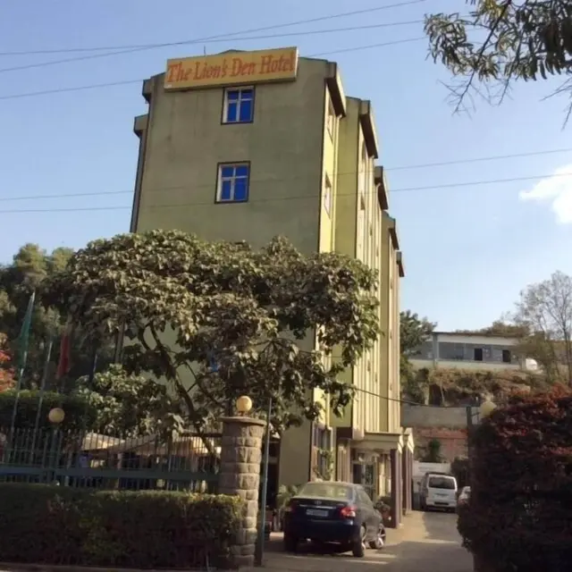 The Lions Den Hotel
