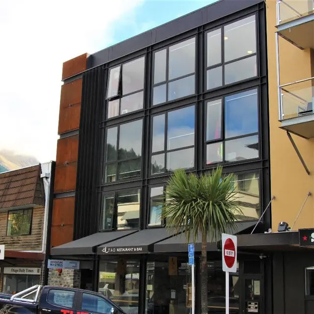 Adventure Q2 Hostel