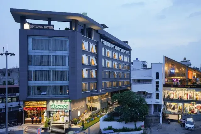 Octave Uptown Suites
