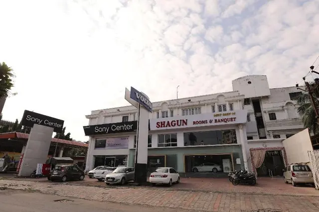 SHAGUN ROOMS & BANQUET Surat