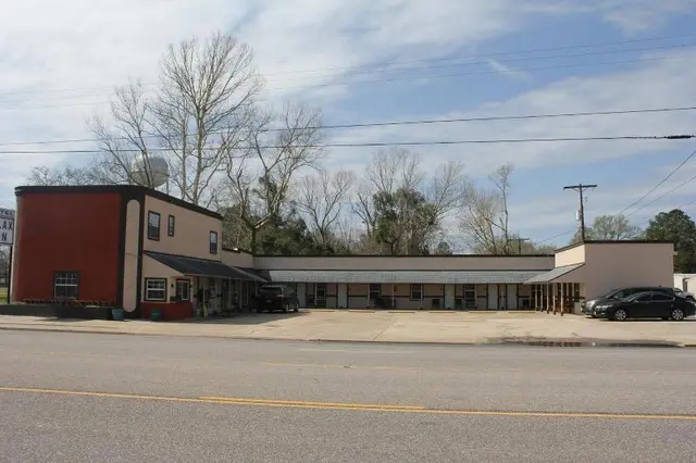 Relax Inn Motel