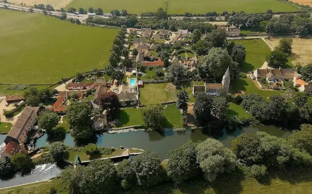 River Nene Cottages