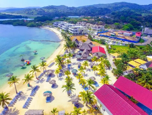 Las Palmas Beach Hotel