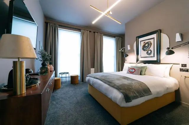 The Warwick by Aura Collection
