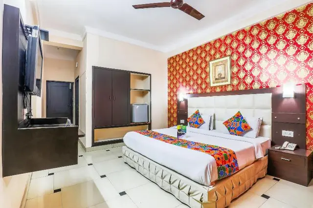 Fabhotel Pramila