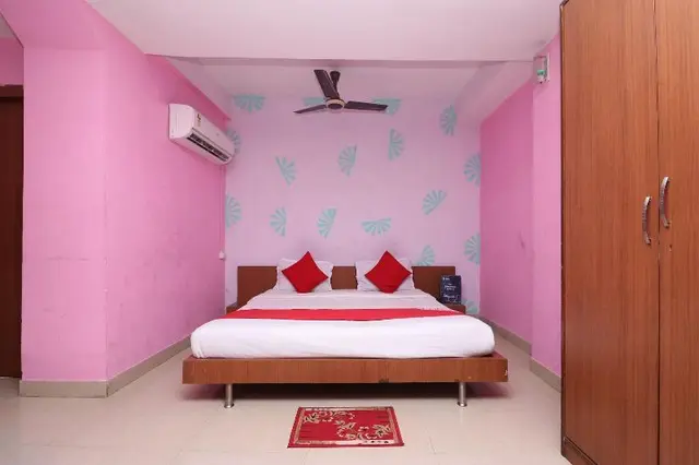 1764 Hotel Maruti Lodging