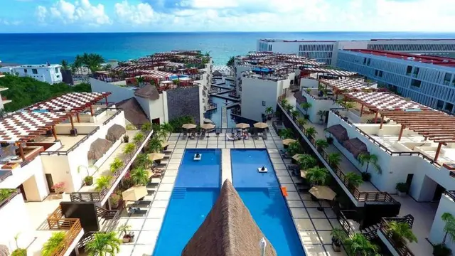 Aldea Thai Downtown Oceanview Residences
