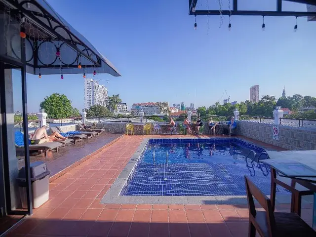 Pooltop Guesthouse