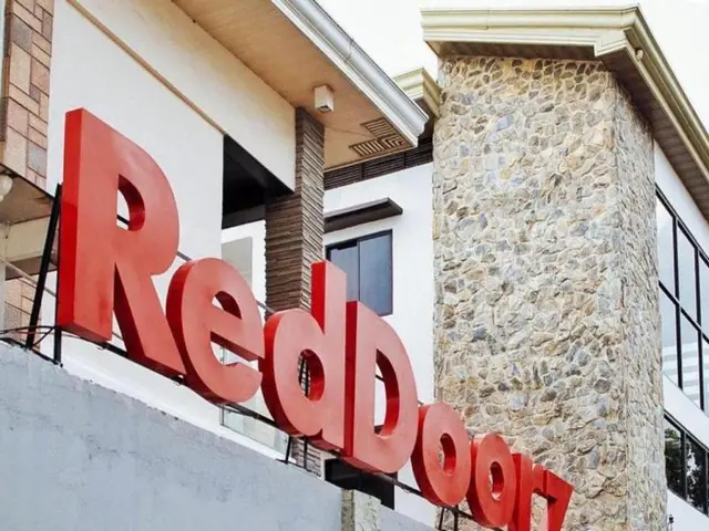Reddoorz Rhr Tourist Inn