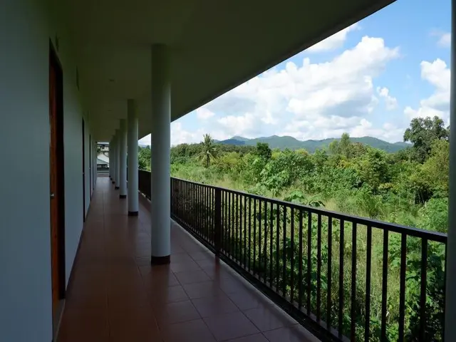 Commonwealth Hotel And Resort