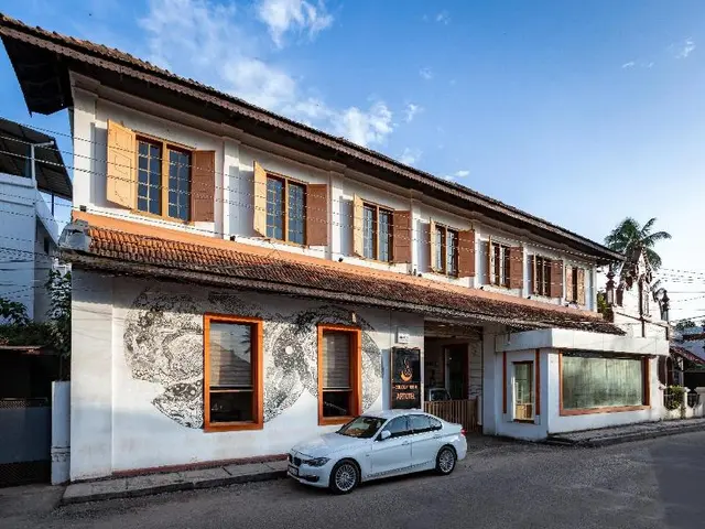 Colony Artotel
