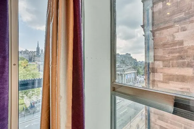 Premier Inn Edinburgh Cc Waverley