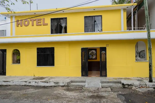 OYO Hotel Marías,Aeropuerto Internacional de