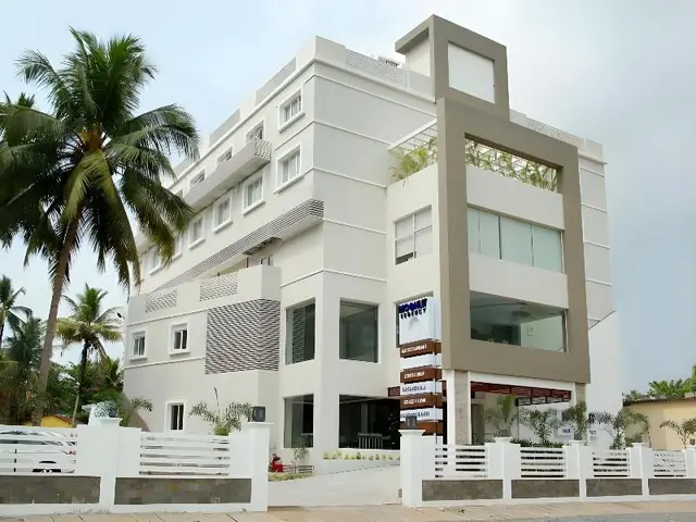 Hotel Moonlit Regency