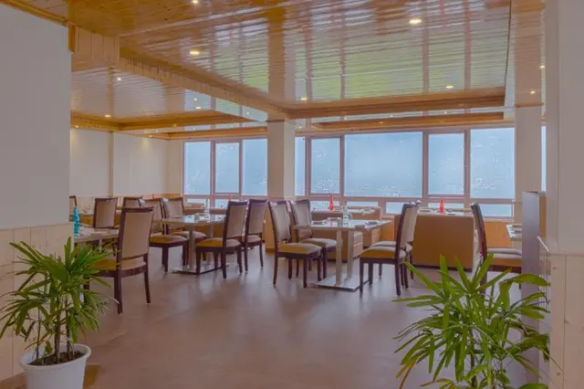 Treenz Hotel