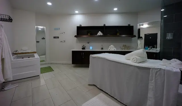 Comfort Inn & Suites Tobago