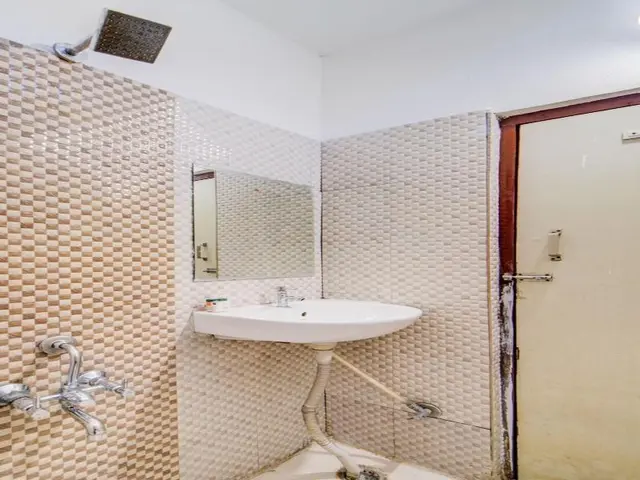 4025 Hotel Meredian Orchid